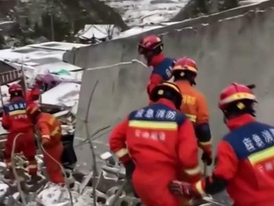 Plaz zasul skoraj 50 ljudi #video