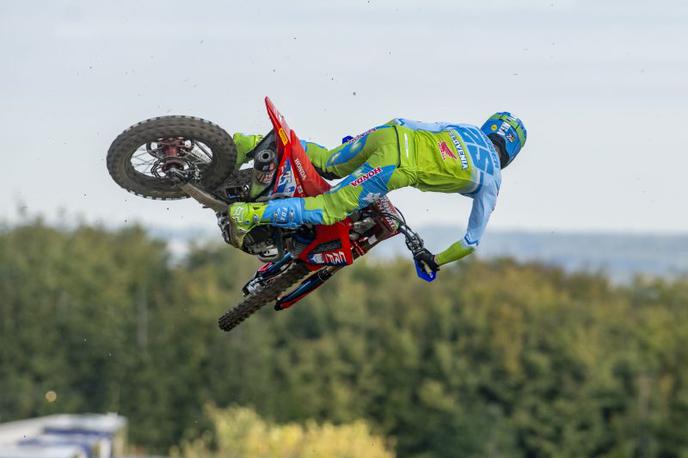 Tim Gajser pokal narodov 2024 Honda | Tim Gajser v reprezentančnem dresu na progi v Matterley Basinu v Angliji. | Foto Honda Racing/ShotbyBavo