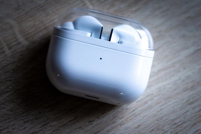 Samsung Galaxy Buds3 Pro nesporno sodijo v premijski razred brezvrvičnih slušalk in so njihove najboljše do zdaj. | Foto: Gaja Hanuna