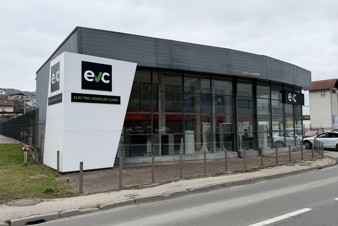 Popraviti, ne zamenjati: hrvaški EV Clinic za slovenski vstop izbral Litijo #foto