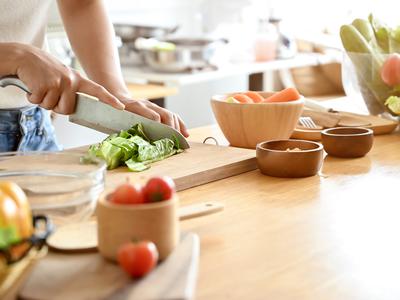 5 živil, ki jih ne smete jesti, preden greste spat