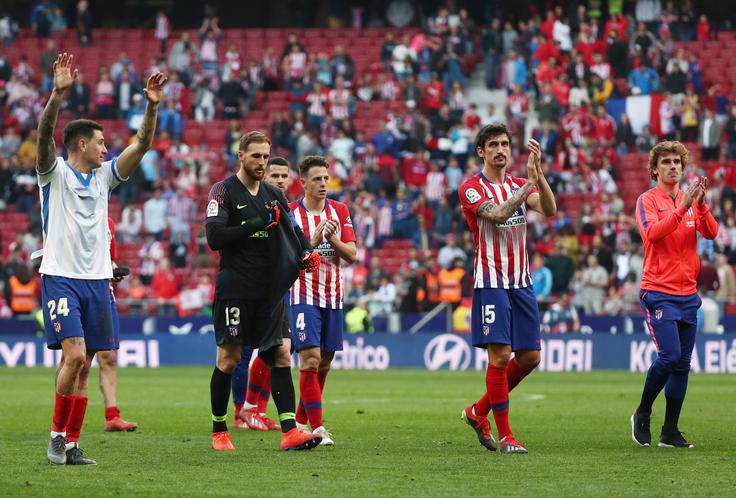 Jan Oblak je v soboto še petič zapored ostal nepremagan. Prvič je pri Atleticu nosil kapetanski trak. | Foto: Reuters