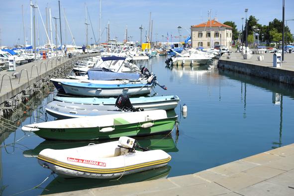 Pozor, vsi Slovenci po nova dovoljenja za upravljanje čolna