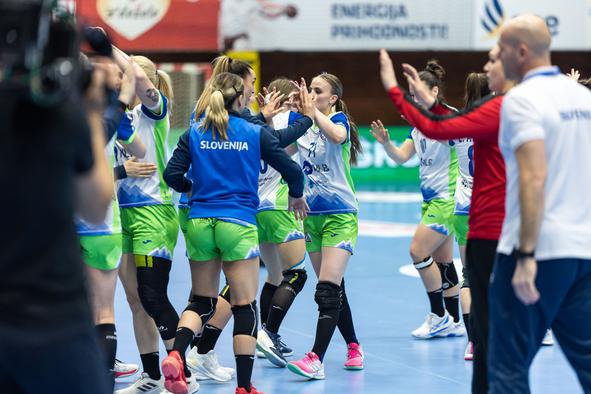 Slovenke na tekmo leta: Ne verjamem, da bi to negativno vplivalo na nas