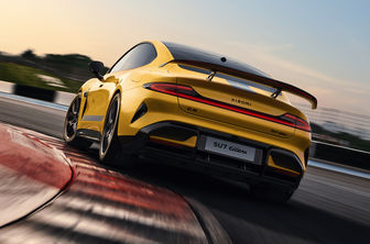 Pet sekund do stotice? Kitajci bi omejili pospeške električnih avtomobilov.