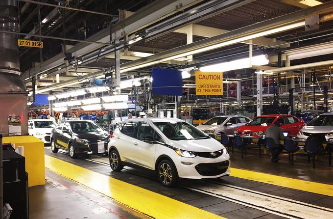 Močno zasedena proizvodnja električnega bolta EV General Motorsa v tovarni Orion Township v Michiganu. | Foto: Reuters