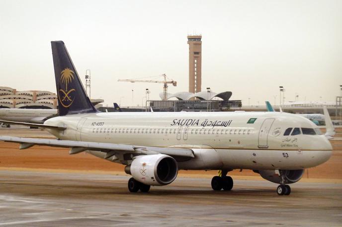 Rijad, Savdska Arabija | Superbogata elita naj bi na rijadskem letališču za zasebna letala in pobeg iz nevarnega konfliktnega območja plačali vse do 298 tisoč evrov (oz. 260 tisoč britanskih funtov). | Foto Guliverimage