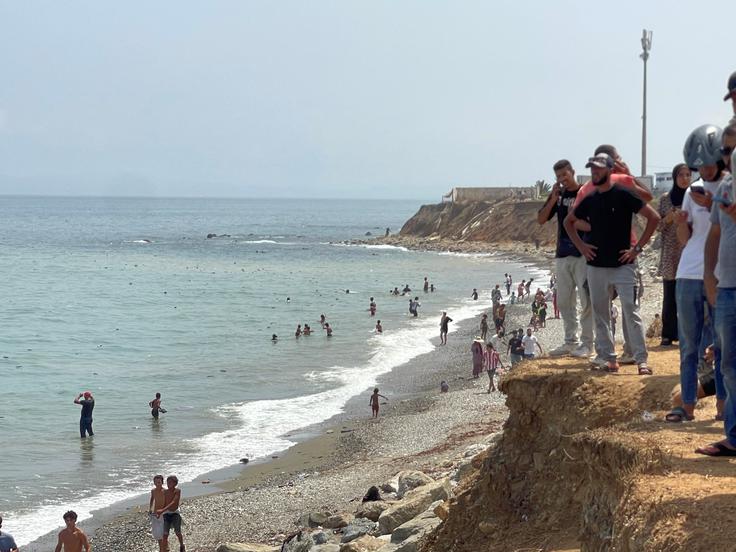Ceuta, migranti, Španija, policija | Foto: Reuters