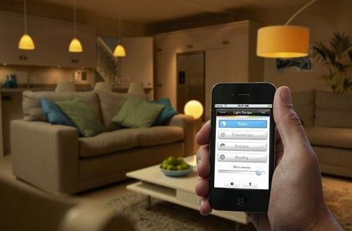 Philips Hue LED žarnica in iPhone za poljuben svetlobni ambient