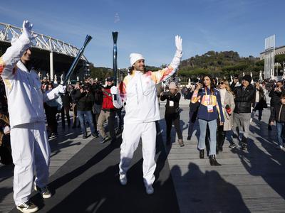 Štafeta z olimpijsko baklo krenila na pot iz Rima