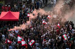 Protesti se deseti dan zapored nadaljujejo tudi v Libanonu