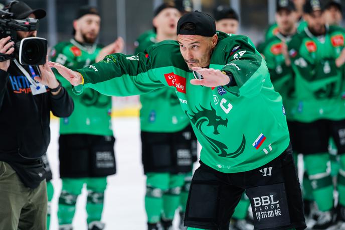 Žiga Pavlin | Žiga Pavlin je v petek pri 39 letih kot kapetan Olimpije končal kariero, na katero je lahko ponosen. | Foto Aleš Fevžer
