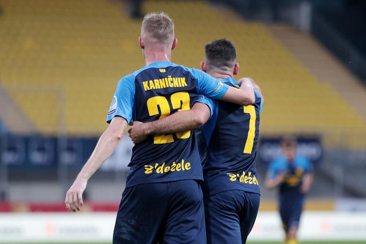 Žan Karničnik je z 11 asistencami prvi podajalec Prve lige Telemach, Aljoša Matko pa s 15 zadetki drugi najboljši strelec. | Foto: www.alesfevzer.com