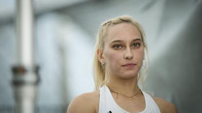 Garnbretova s težavami, a vseeno gladko v finalu Vaila