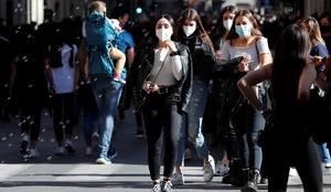 Italijani bodo ponekod lahko odvrgli maske, preverite, kje in kdaj