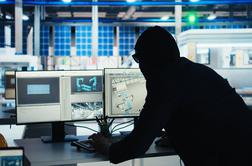 Dva medija tarči kibernetskih napadov, posledice še odpravljajo