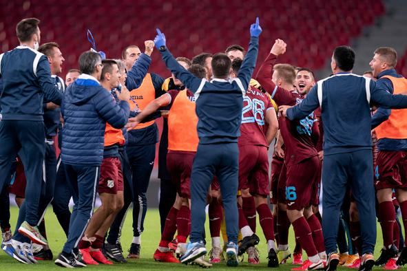 Bizaren avtogol, ki je nasmejal svet, spravil Slovenca in Hrvaško v delirij #video