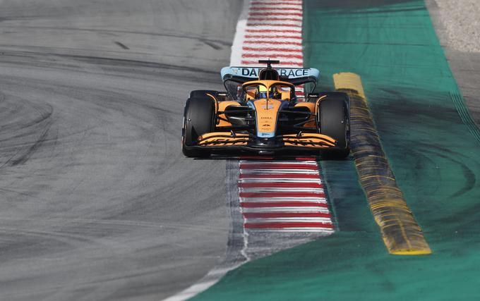 Daniel Ricciardo za McLaren zaradi slabega počutja v četrtek ni vozil, Lando Norris pa je zaradi večjih težav z zavorami odpeljal le 50 krogov. | Foto: Reuters