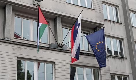 Vlada državnemu zboru predlagala priznanje Palestine, na Gregorčičevi zaplapolala palestinska zastava #video