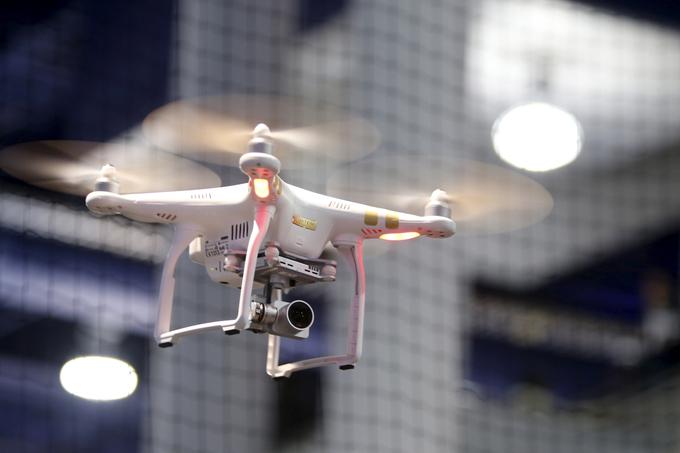 V Zavarovalnici Triglav nove uporabnike dronov pozivajo, naj ob nakupu naprave pomislijo tudi na škodo in potencialno nevarnost, ki jo lahko povzroči neodgovorno letenje.  | Foto: 