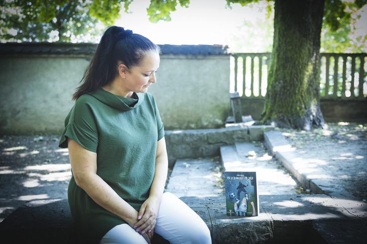 "Na neki točki sem morala svoja prepričanja postaviti na stran in zgodbo napisati takšno, kakršna je." | Foto: Ana Kovač