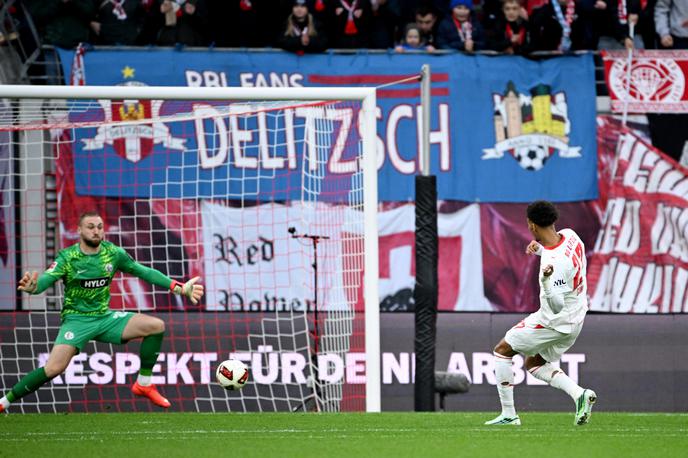 RB Leipzig Tidiam Gomis | Tidiam Gomis je odprt strelski račun Leipziga na tekmi z novincem v ligi. | Foto Reuters