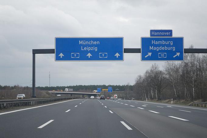 Prva parkirišča ob avtocesti z brezžično povezavo do interneta so postavili na avtocesti, ki pelje od Münchna severno proti mestu Greding | Foto: Thomas Hilmes/Wikimedia Commons