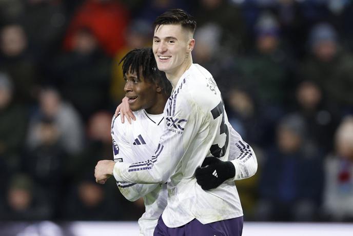 Udarec za United, pestro dogajanje na angleški nogometni tržnici