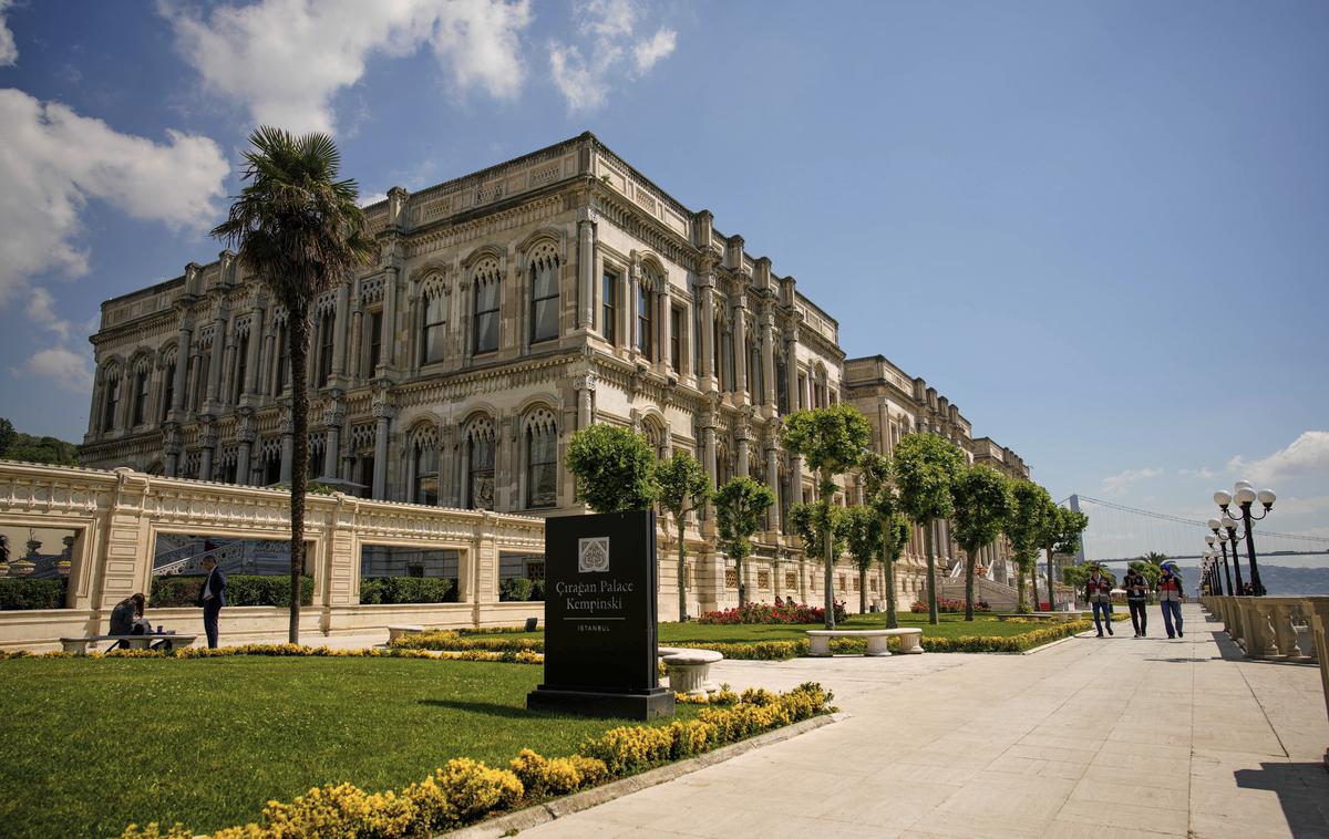 Istanbul, palača Ciragan | Prejšnja kroga pogovorov, ki ju je Istanbul v palači Ciragan gostil 16. maja in 2. junija, nista prinesla konkretnega preboja glede prekinitve ognja. Končala sta se zgolj z dogovorom o izmenjavi ujetnikov in repatriaciji posmrtnih ostankov vojakov. | Foto Guliverimage