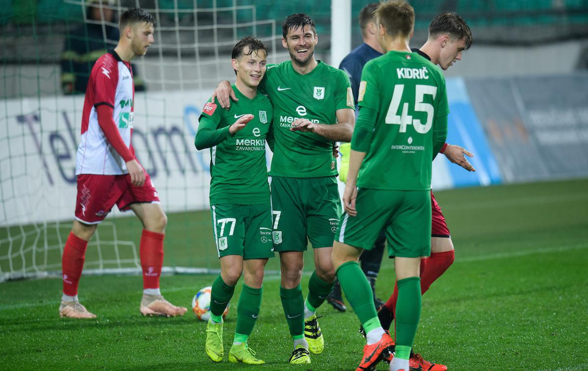 NK Olimpija NK Aluminij | Olimpija je na krilih dvakratnih strelcev Stefana Savića in Roka Kronavetra nadigrala oslabljeni Aluminij. | Foto Morgan Kristan/Sportida