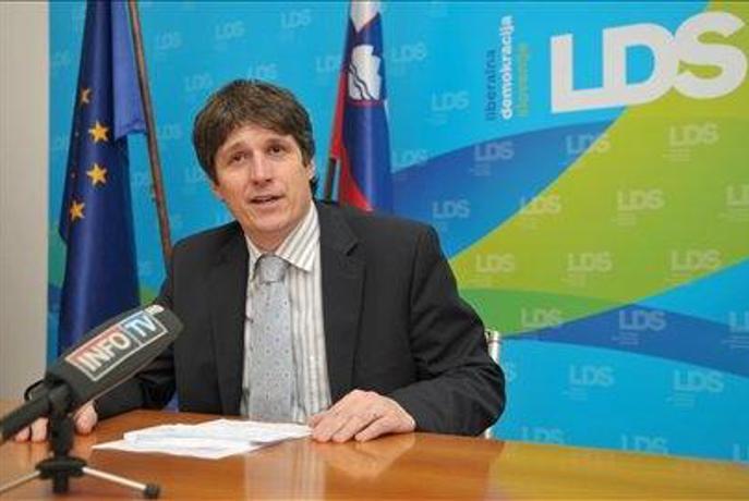 Sajovic: Vloga Rupla v osamosvojitvi ne more biti razlog za ustavitev preiskave