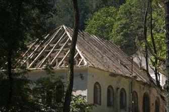 Prenovljeni grad Snežnik na široko odpira vrata