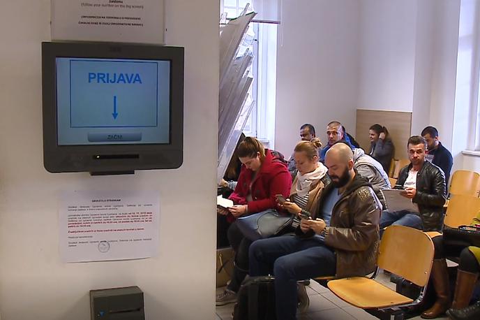 Upravna enota Ljubljana | Na upravni enoti je sicer zaposlenih okoli 300 uradnic in uradnikov. Poleg upravne enote na območju Ljubljane deluje še sedem krajevnih uradov − Dobrova, Ig, Medvode, Notranje Gorice, Škofljica, Velike Lašče in Dol pri Ljubljani. | Foto Planet TV