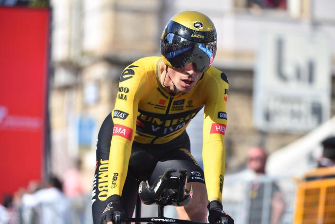 Evenepoel že v uvodu Gira do lepe prednosti pred Rogličem