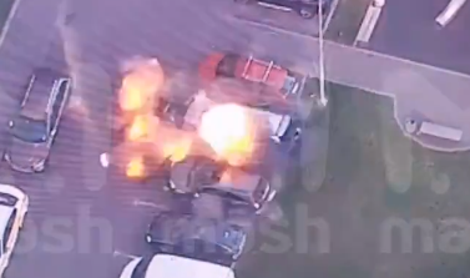 Trenutek, ko je eksplodiralo vozilo ruskega vojnega častnika in njegove žene #video