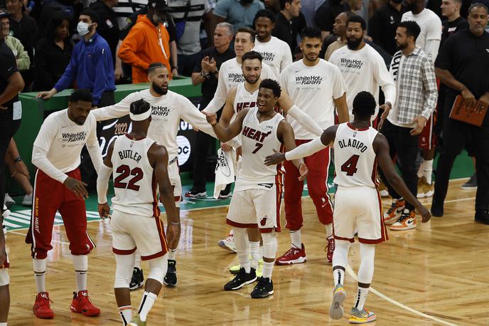 Miami Heat | Košarkarji Miamija bodo zaradi neprimernega vedenja morali plačati kazen v višini 25 tisoč dolarjev.  | Foto Reuters