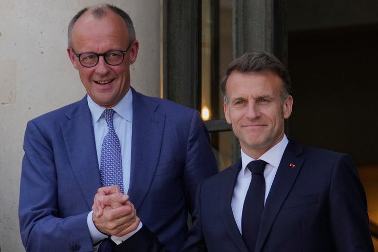 Macron vabi Nemčijo, ki obljublja vzpostavitev najmočnejše konvencionalne vojske v Evropi, v svojo novo obrambno doktrino naprednega odvračanja. Po drugi strani je skupni francosko-nemški projekt najsodobnejšega bojnega letala očitno zašel v slepo ulico. | Foto: Guliverimage