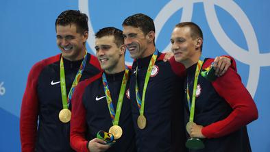 Neverjetni Michael Phelps je z ameriško štafeto prišel do 19. zlate olimpijske kolajne