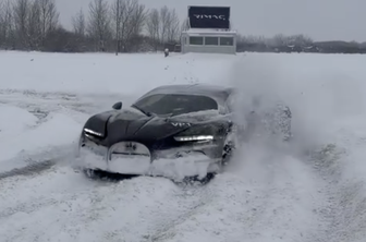 Nora zabava pri Zagrebu: Mate Rimac si je privoščil snežni ples z izjemnim bugattijem