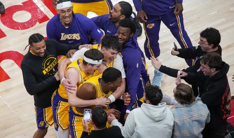 Tudi brez Dončića ni manjkalo drame, Lakersi do zmage v zadnji sekundi! #video