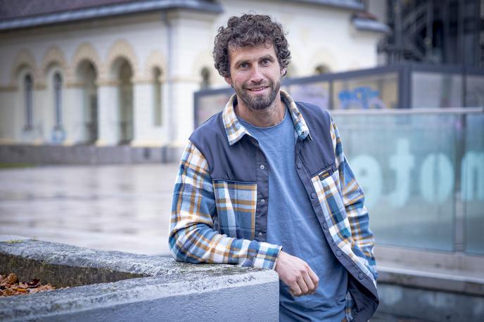 Marko Magister | Marko Magister je predstavnik tretje generacije Slovencev v Argentini. Svoj najnovejši obisk Slovenije je posvetil ozaveščanju o problematiki prekomernega lova na antarktični kril, ki je tudi osrednja tema dokumentarnega filma Antarktika – Območje 1, ki ga bodo v prihodnjih dneh predvajali na Festivalu gorniškega filma. | Foto Ana Kovač