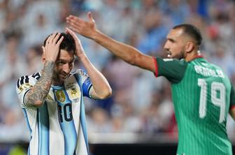 Nov škandal: bi moral Messi prejeti rdeči karton?
