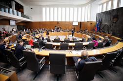 Pred poslanci nova burna seja? Na mizi druga obravnava interventnega zakona.