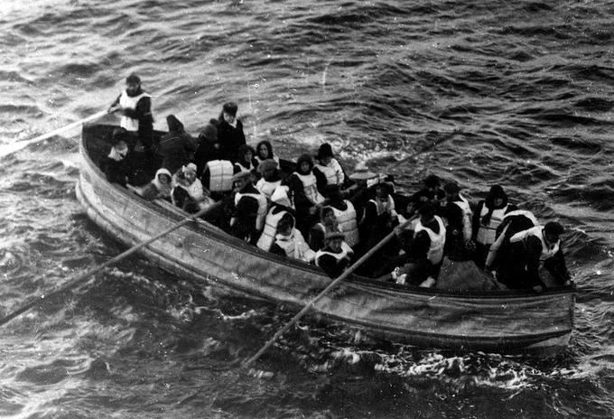 Na Titaniku je bilo samo 20 rešilnih čolnov, Manca in Franc naj bi se vkrcala na čoln številka 15. | Foto: Wikipedia