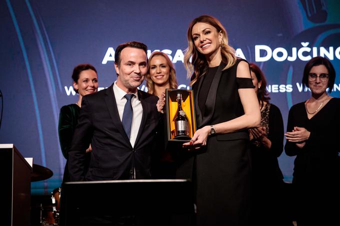 Nagrado ji je podelil direktor Veuve Clicquota Thomas Bouleuc, ki je tokrat prvič obiskal Slovenijo. | Foto: Mediaspeed