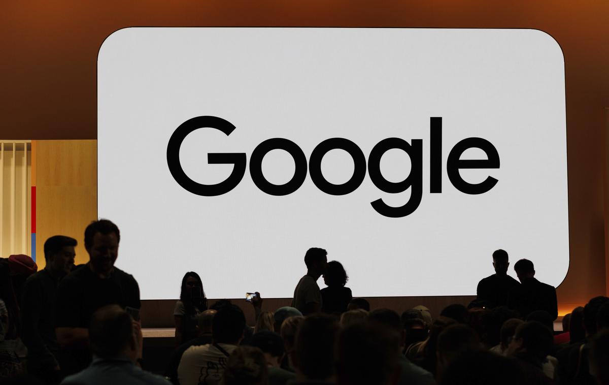 Google logo | V manj kot desetih mesecih sta soustanovitelja Alphabeta, matične družbe Googla, postala bogatejša za impresivne zneske. | Foto Guliverimage