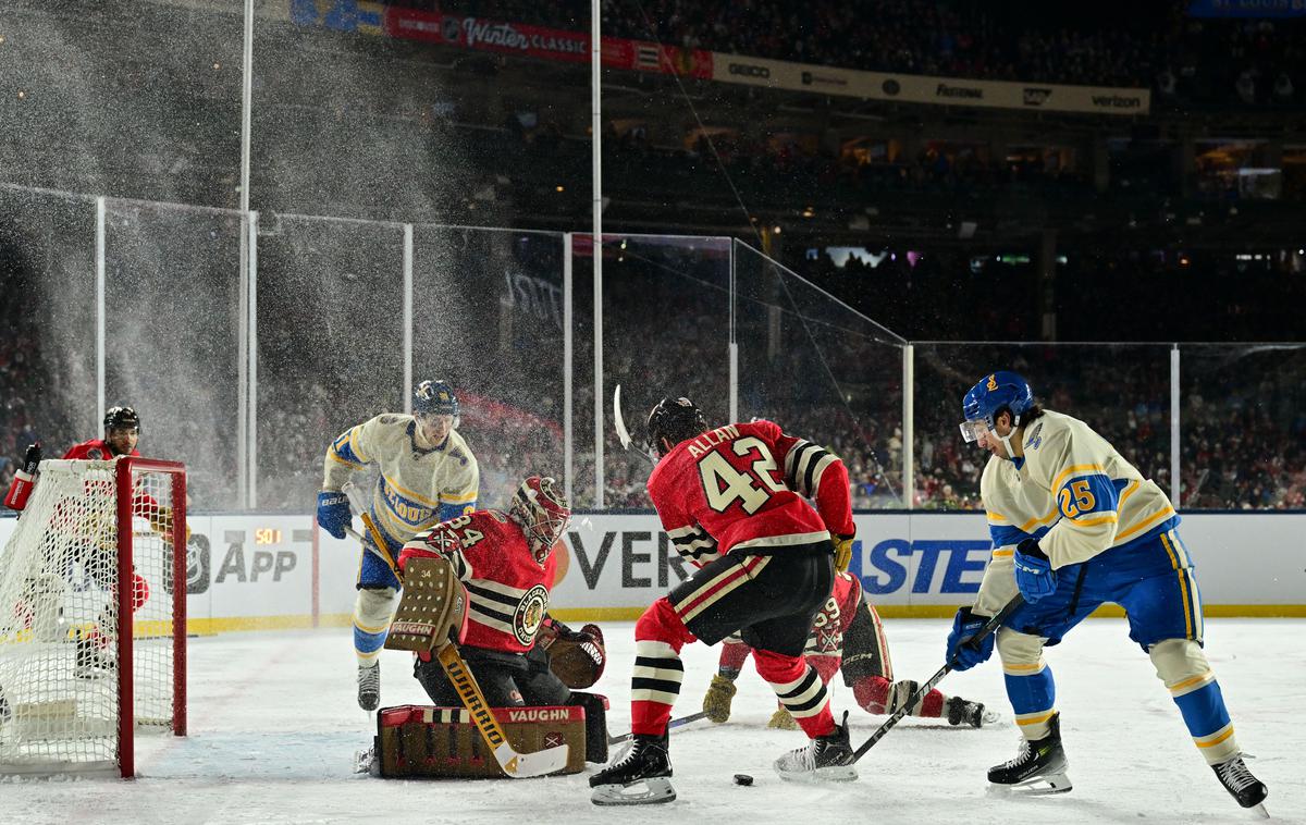 zimska klasika Chicago | Na prvojanuarski klasiki je St. Louis visoko premagal Chicago. Tokrat bosta na prostem palice prekrižala Columbus Blue Jackets in Detroit Red Wings. | Foto Reuters