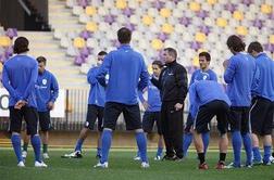 Slovenskim nogometašem tudi v torek nagajalo vreme