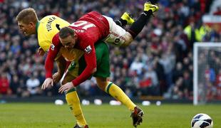 Charlton: Rooney ne bo zapustil Man Uniteda