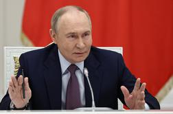 Putin obljubil nadaljevanje dialoga, a zagrozil z močnim odzivom